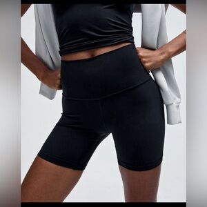 lululemon align high rise short 6” inseam *with pockets*